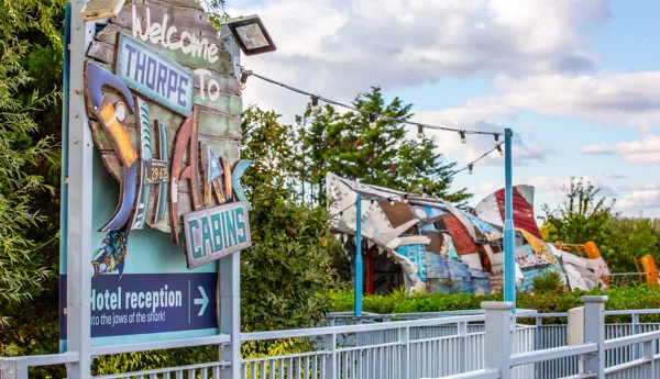 THORPE Shark Hotel